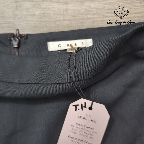 Cabi 430 Bossy Skirt Size 8 - Picture 2 of 5